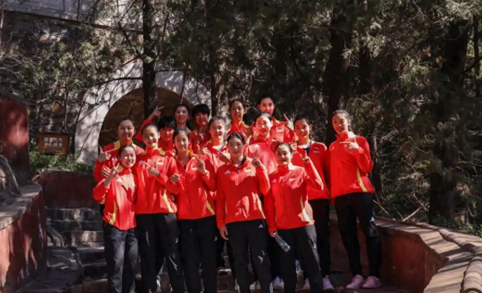 世界杯比赛直播平台-无缘集训，女排离队8人曝光，3接应+4主攻+1副攻，朱婷在列|中国女排|赵勇|刁琳宇|王梦洁|联赛_新浪体育_新浪新闻