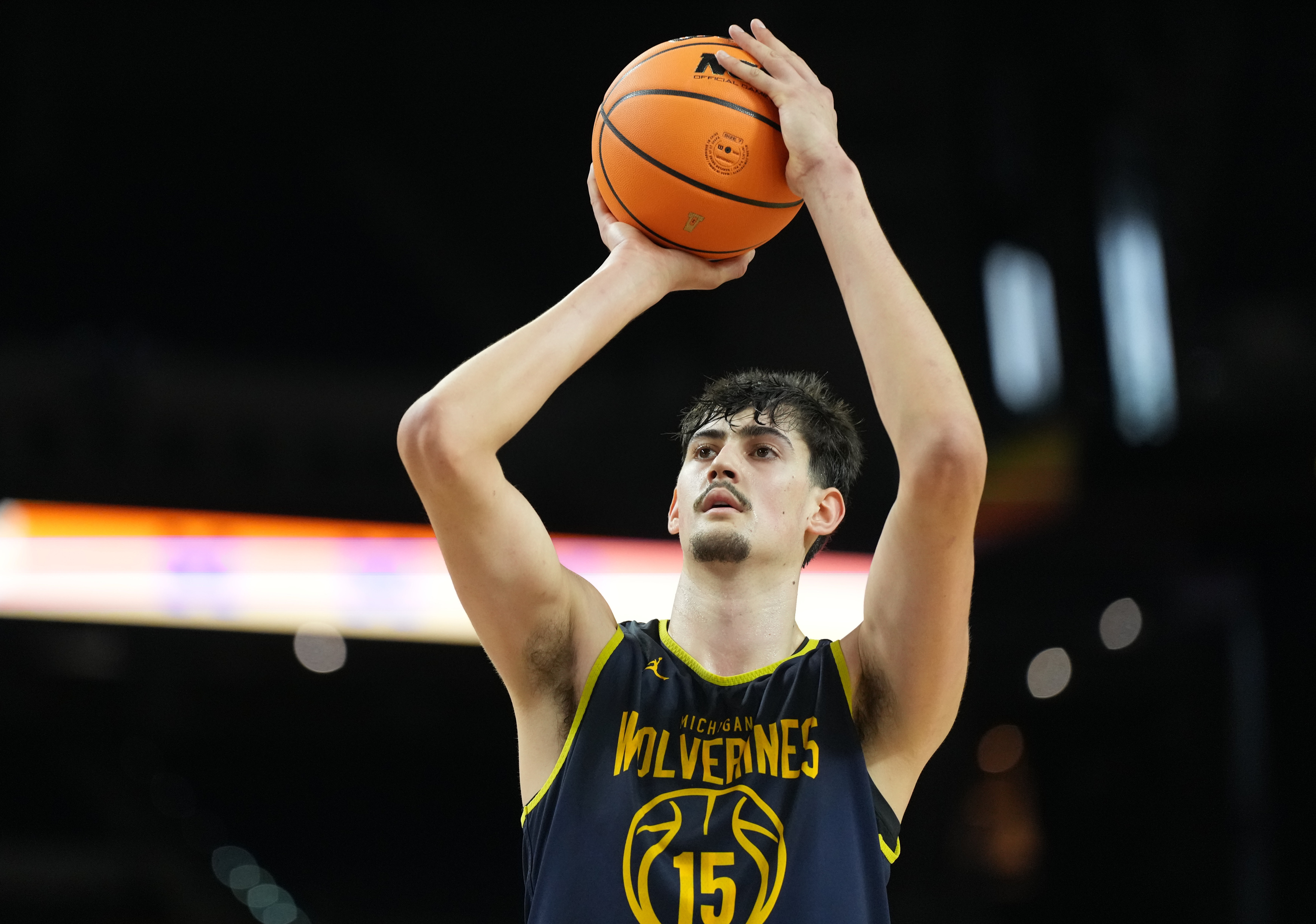 世界杯官方正版软件-镇守内线！密歇根2米21高塔马拉7投4中 砍下8分4板1助1断1帽